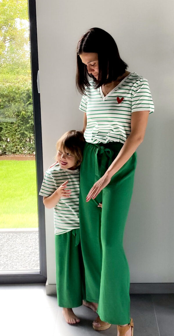 Pantalon large vert et T-Shirt rayé vert matchy matchy